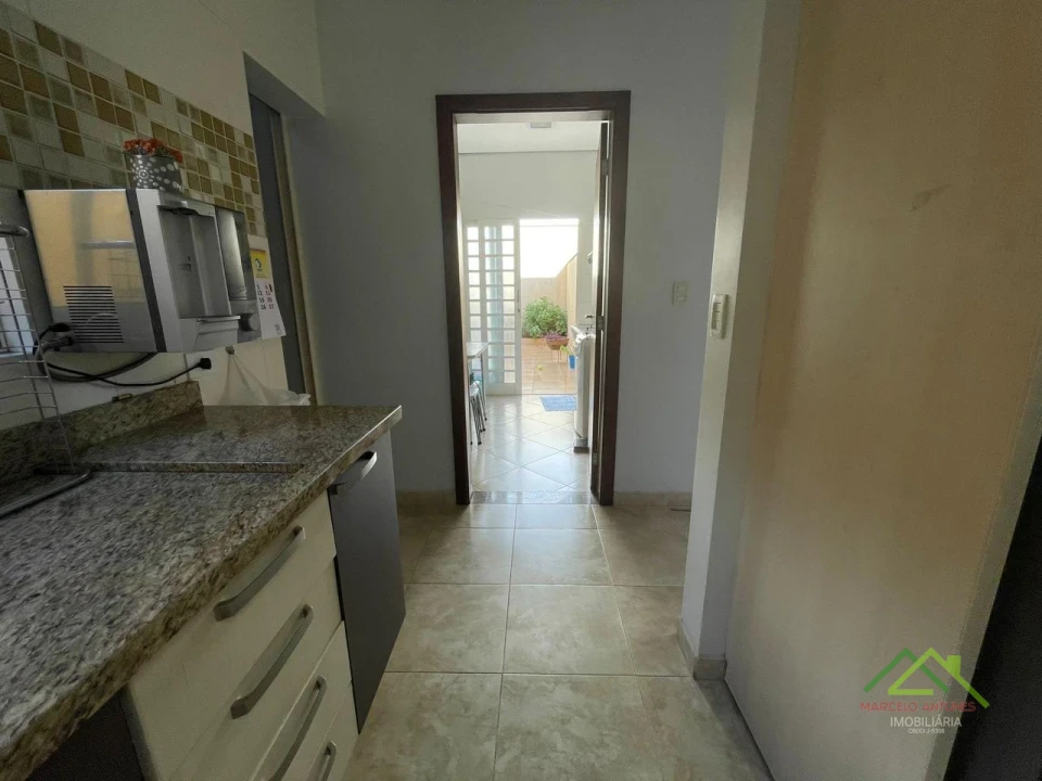 Imagens do imóveis Sobrado padrão com 3 quartos e suíte com closet em Cambé/PR