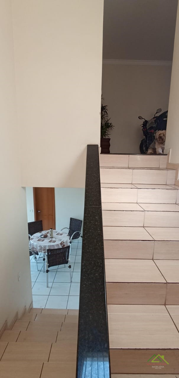 Casa com 3 quartos e 1 suíte e piscina em Cambé/PR Imagens do imóveis Casa com 3 quartos e 1 suíte e piscina em Cambé/PR