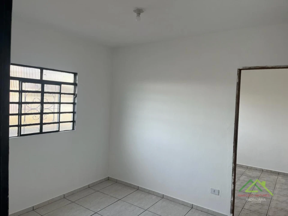 Imagens do imóveis Casa com dependência nos fundos em Cambé
