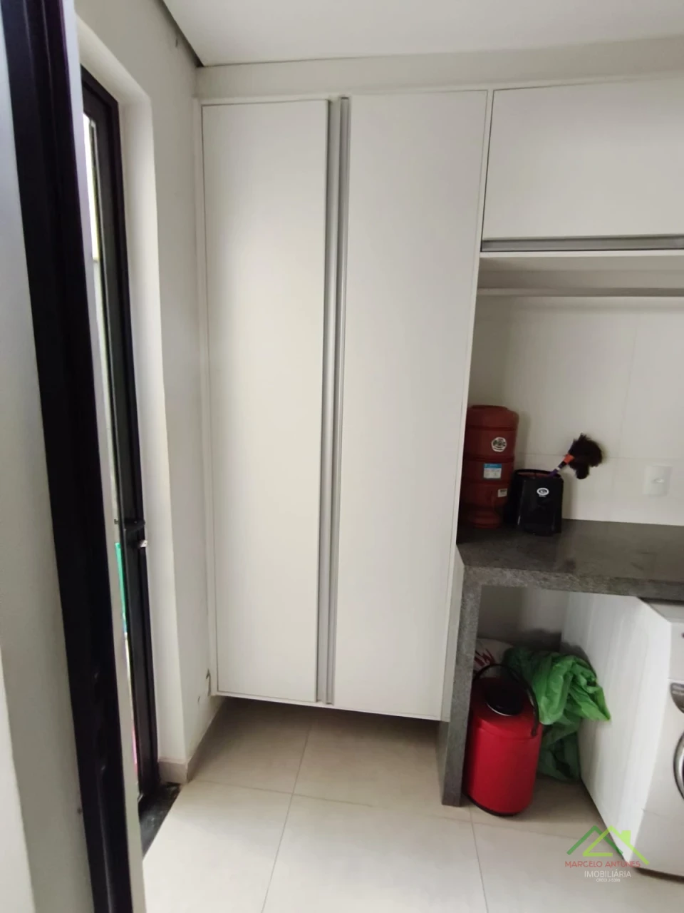Imagens do imóveis Casa alto padrão com3 quartos e uma suíte no condo. Morada das Flores em Cambé