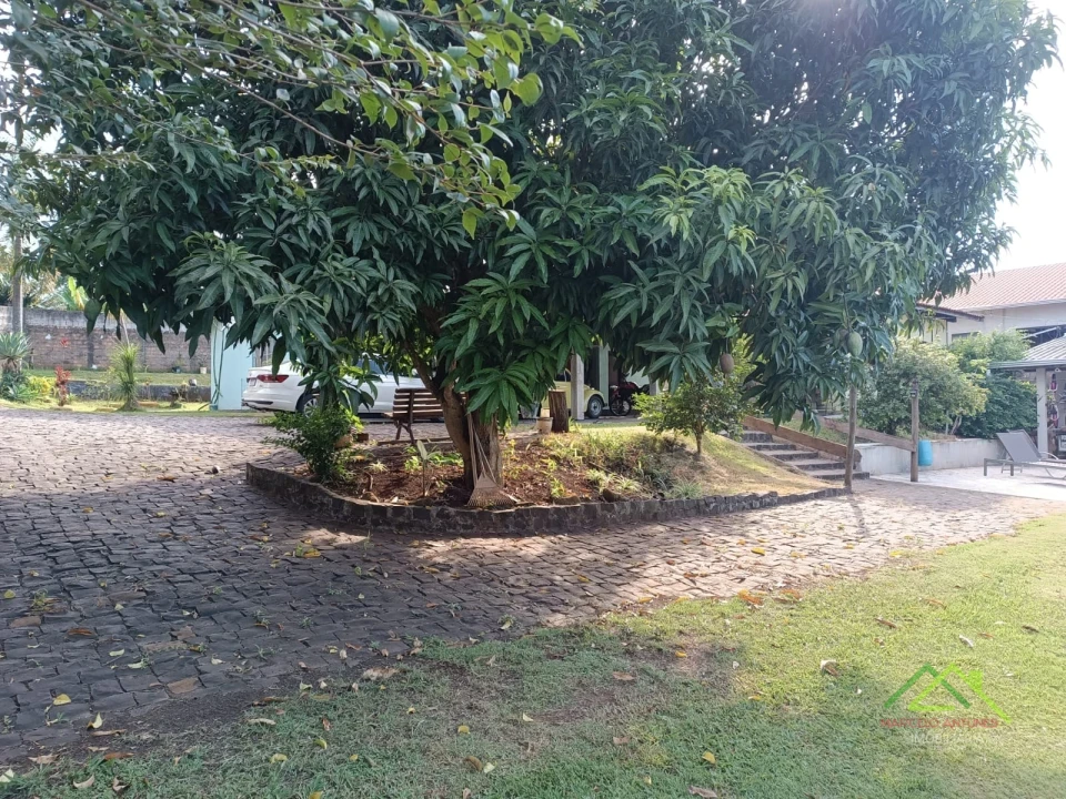 Imagens do imóveis Chácara com 2 casas e piscina no Santa Maria em Cambé