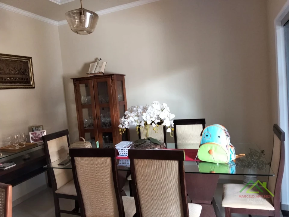 Imagens do imóveis Casa com 3 quartos e 1 suíte no Jd Alvorada em Cambé/PR
