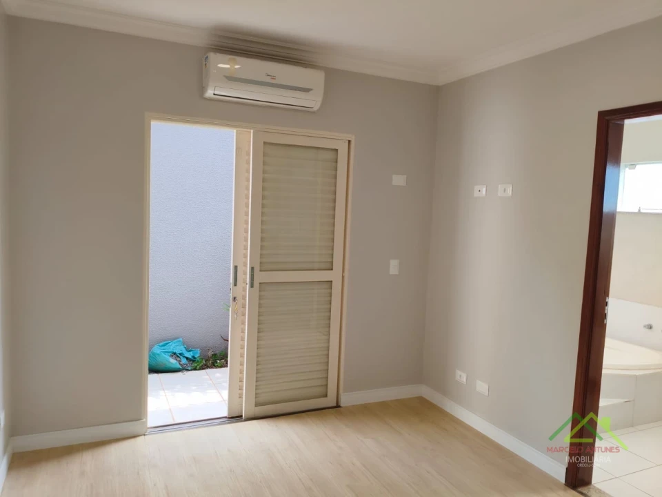 Imagens do imóveis Casa Alto Padrão com3 quartos e suíte máster