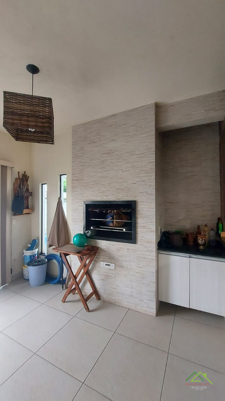 Casa com 2 suíte, uma com closet Imagens do imóveis Casa com 2 suíte, uma com closet