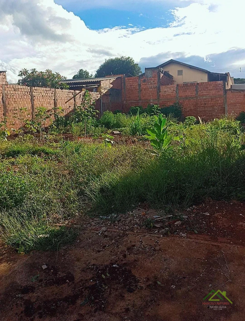 Imagens do imóveis Terreno com 300m² no Residencial Ana Rosa em Cambé/PR