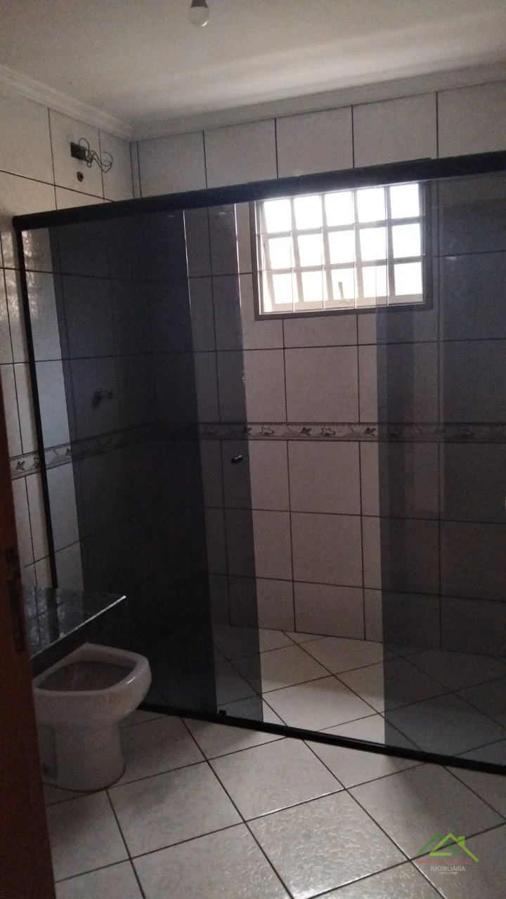 Imagens do imóveis Sobrado com 3 quartos sendo uma suíte no Res. Abussafe em Cambé