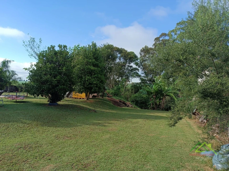 Imagens do imóveis Chácara com 2 casas e piscina no Santa Maria em Cambé