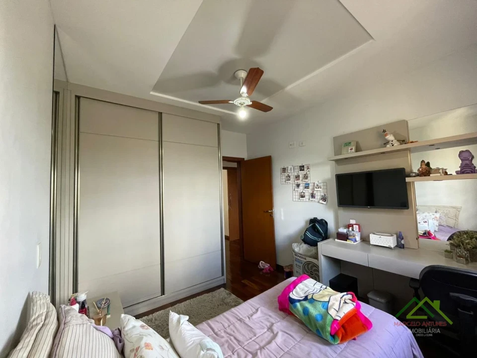 Imagens do imóveis Sobrado padrão com 3 quartos e suíte com closet em Cambé/PR