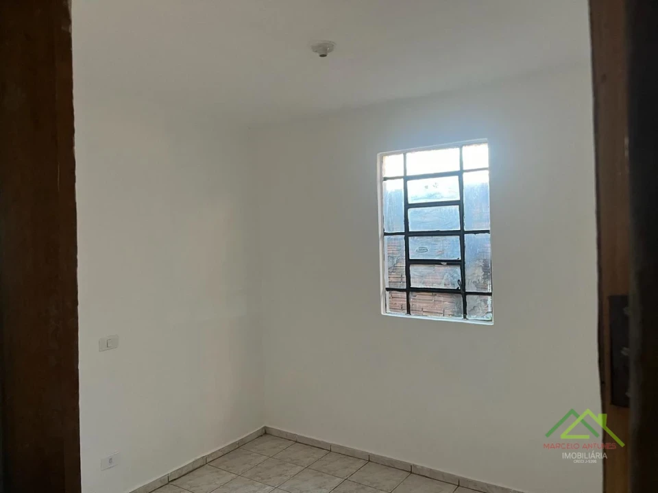 Imagens do imóveis Casa com dependência nos fundos em Cambé