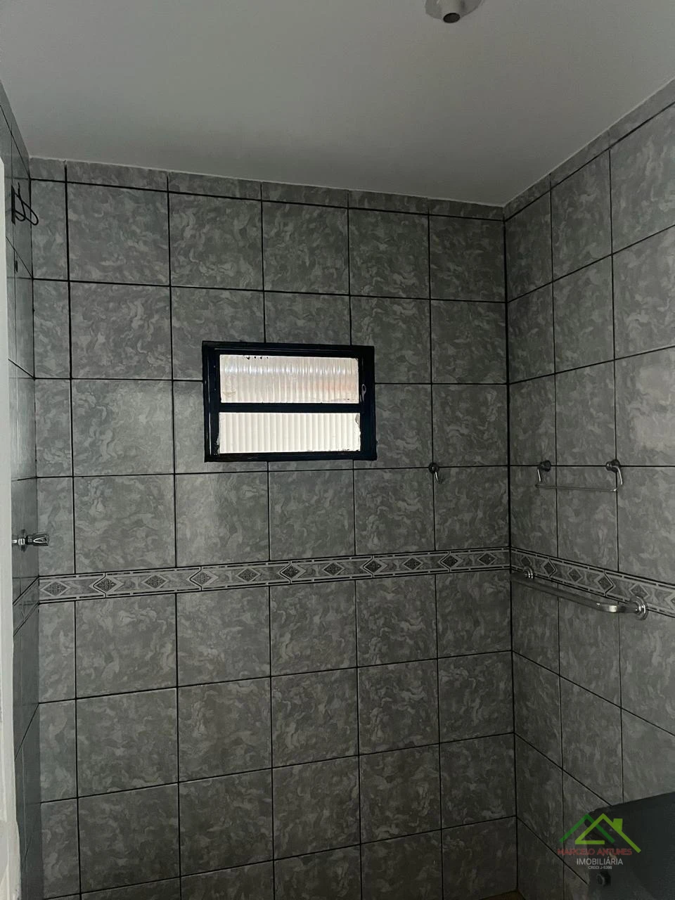Imagens do imóveis Casa com dependência nos fundos em Cambé
