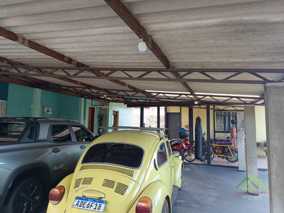 Imagens do imóveis Chácara com 2 casas e piscina no Santa Maria em Cambé