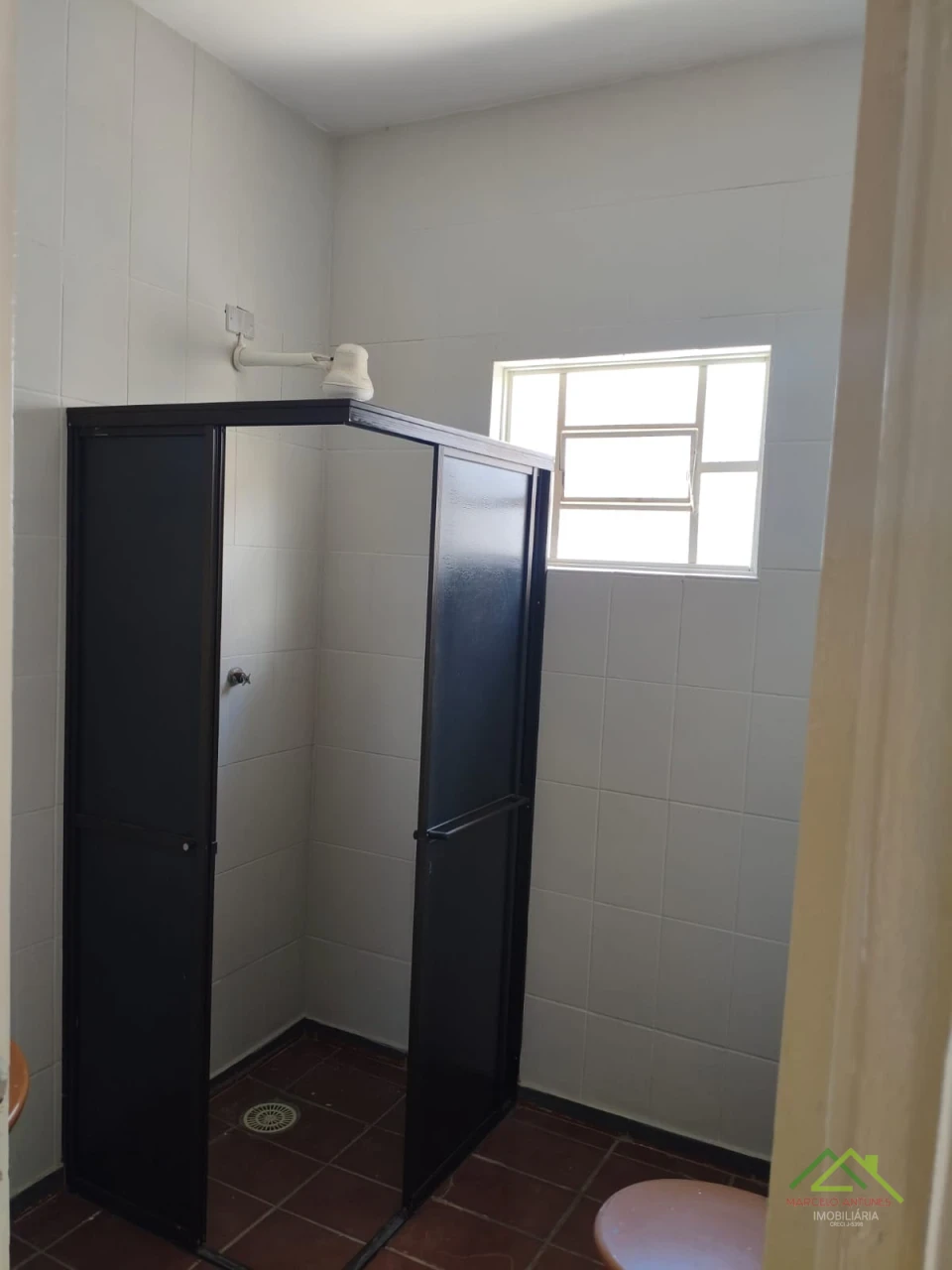 Imagens do imóveis Casa com 4 quartos e 1 suíte em rua comercial em Londrina