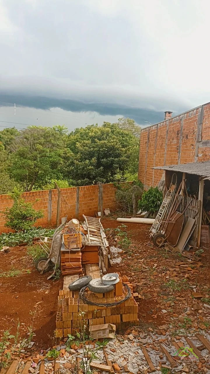 Imagens do imóveis Edícula com 2 quartos em terreno de 608m² em Cambé