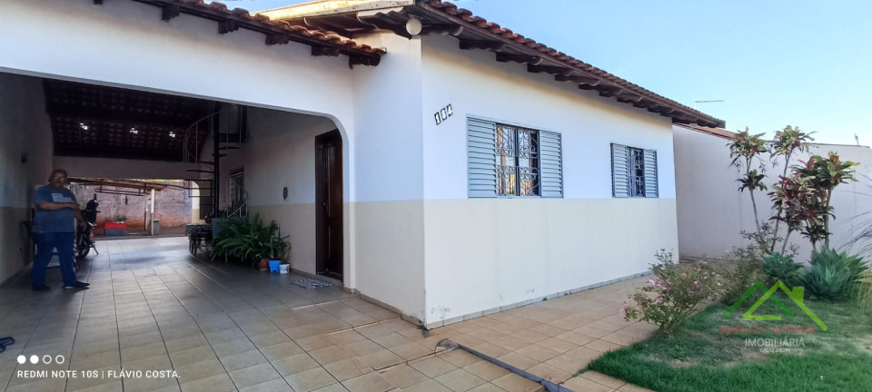 Casa com 4 quartos e 2 suítes Imagens do imóveis Casa com 4 quartos e 2 suítes