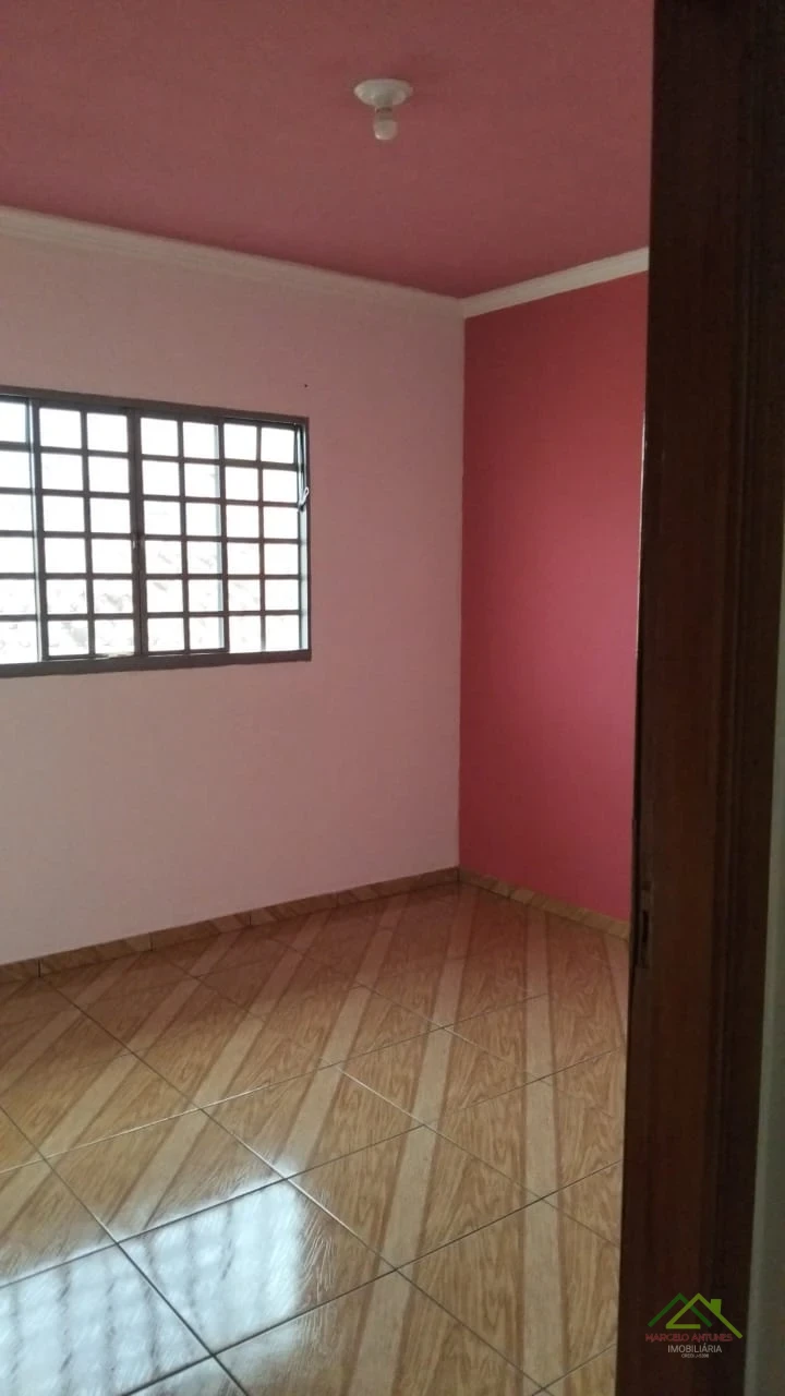 Imagens do imóveis Sobrado com 3 quartos sendo uma suíte no Res. Abussafe em Cambé