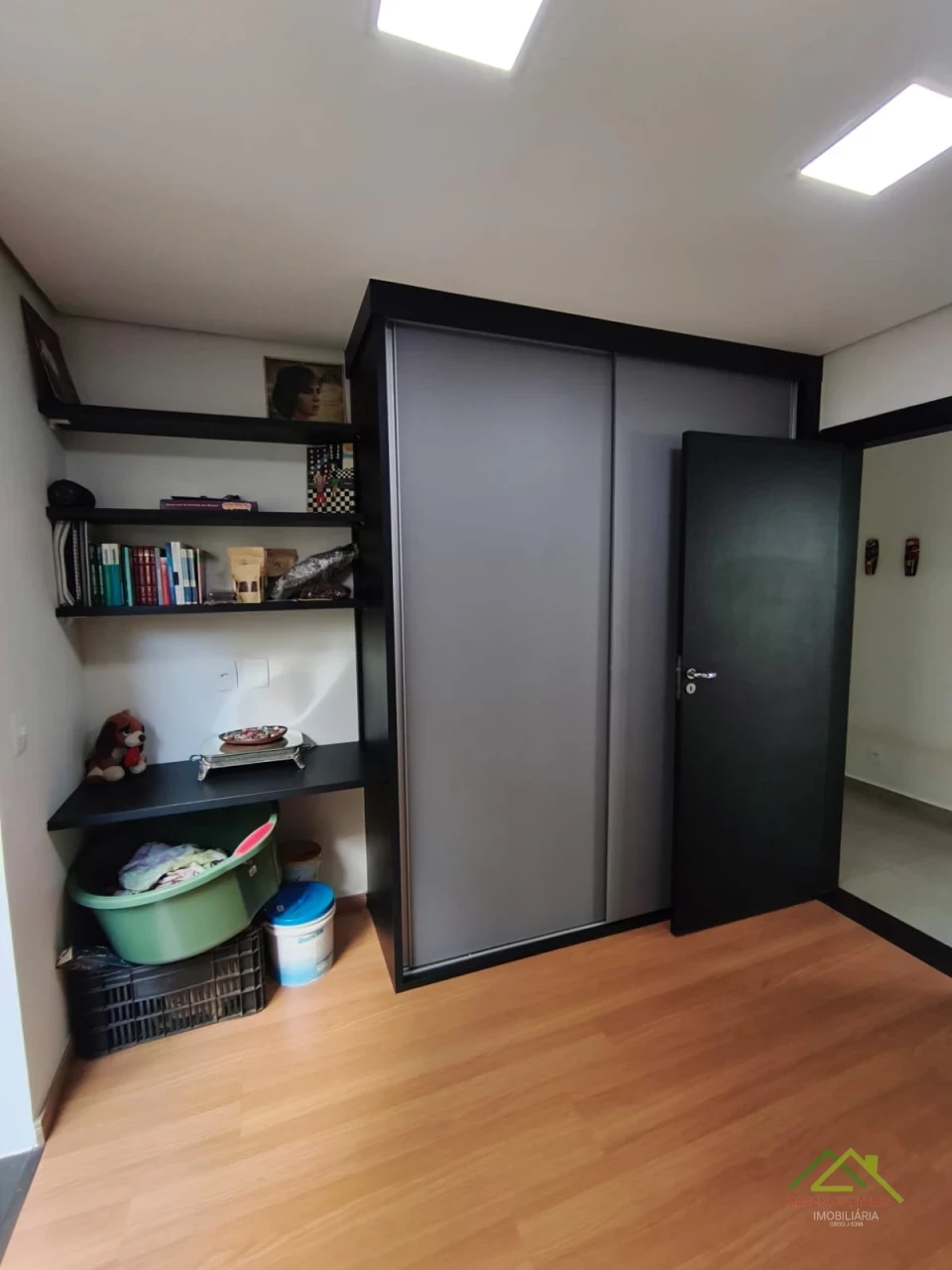 Imagens do imóveis Casa alto padrão com3 quartos e uma suíte no condo. Morada das Flores em Cambé