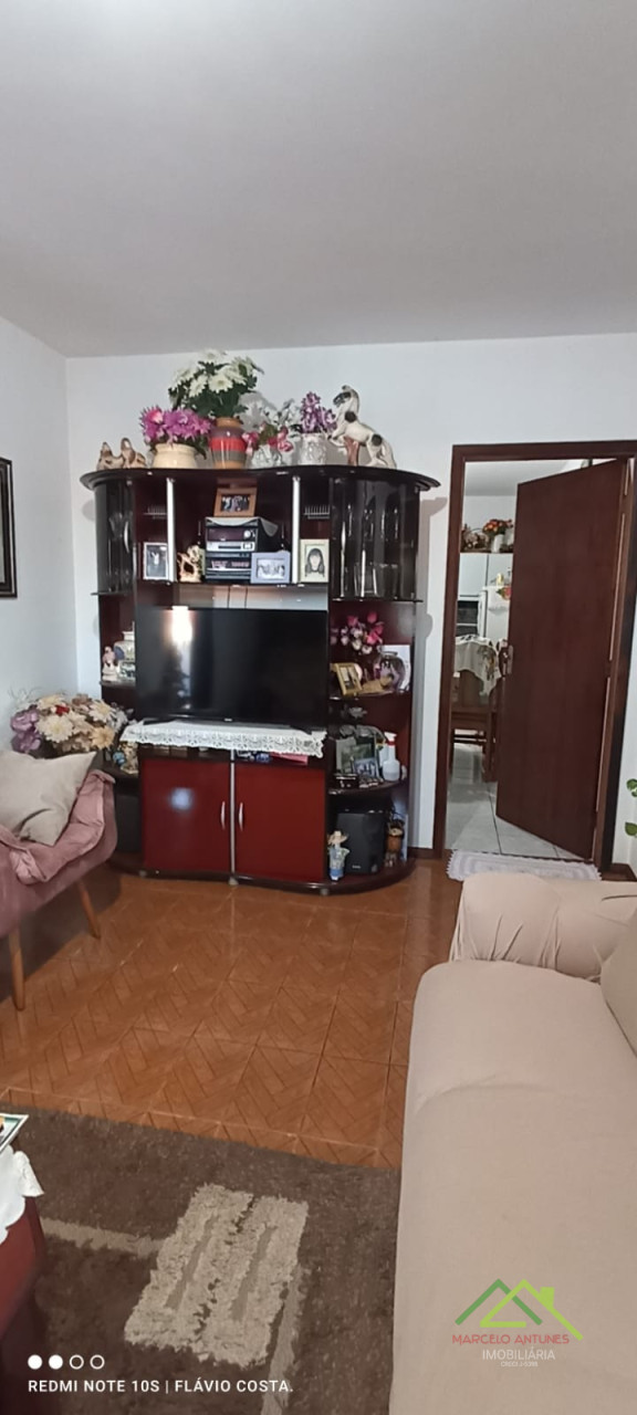 Casa com 4 quartos e 2 suítes Imagens do imóveis Casa com 4 quartos e 2 suítes