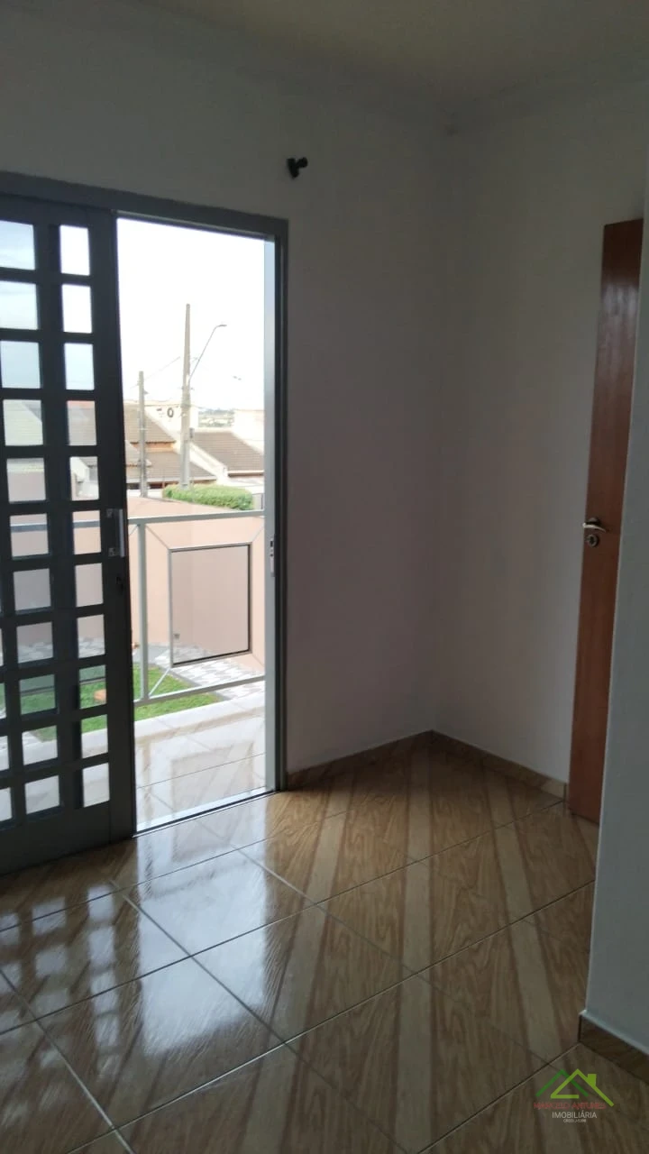 Imagens do imóveis Sobrado com 3 quartos sendo uma suíte no Res. Abussafe em Cambé