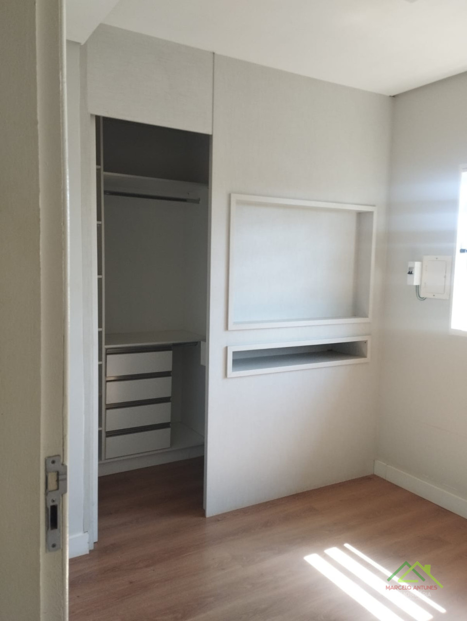 Casa com 3 quartos e 1 suíte Imagens do imóveis Casa com 3 quartos e 1 suíte