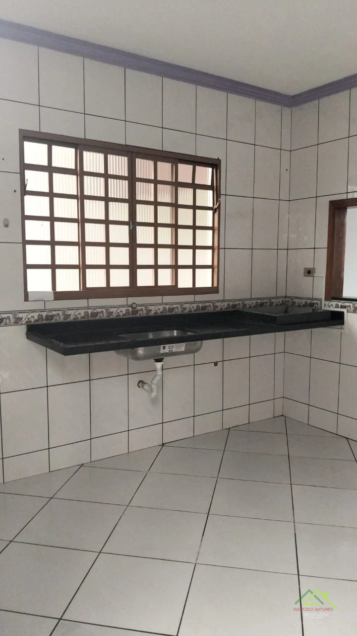 Imagens do imóveis Sobrado com 3 quartos sendo uma suíte no Res. Abussafe em Cambé