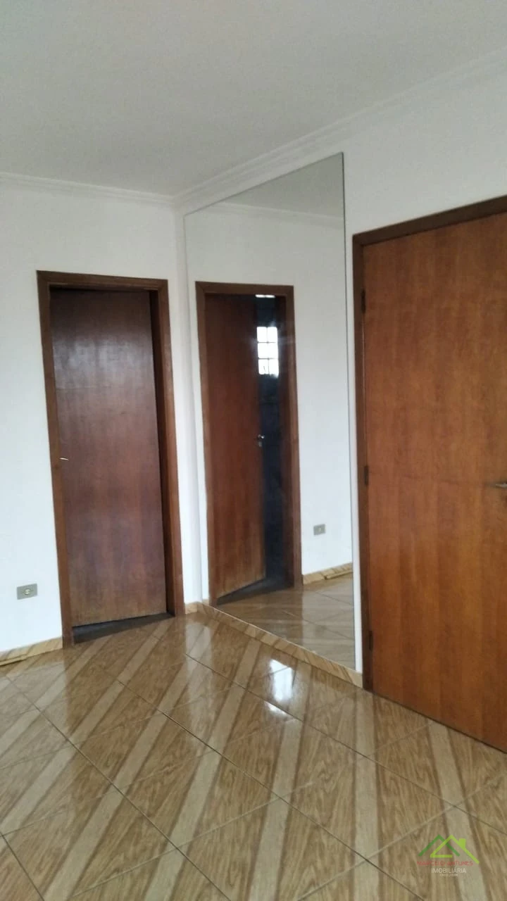 Imagens do imóveis Sobrado com 3 quartos sendo uma suíte no Res. Abussafe em Cambé