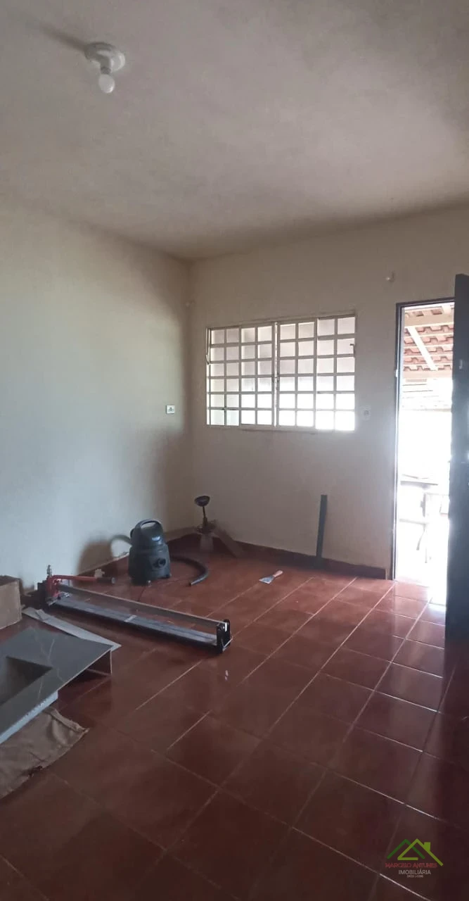 Imagens do imóveis Edícula com 2 quartos em terreno de 608m² em Cambé