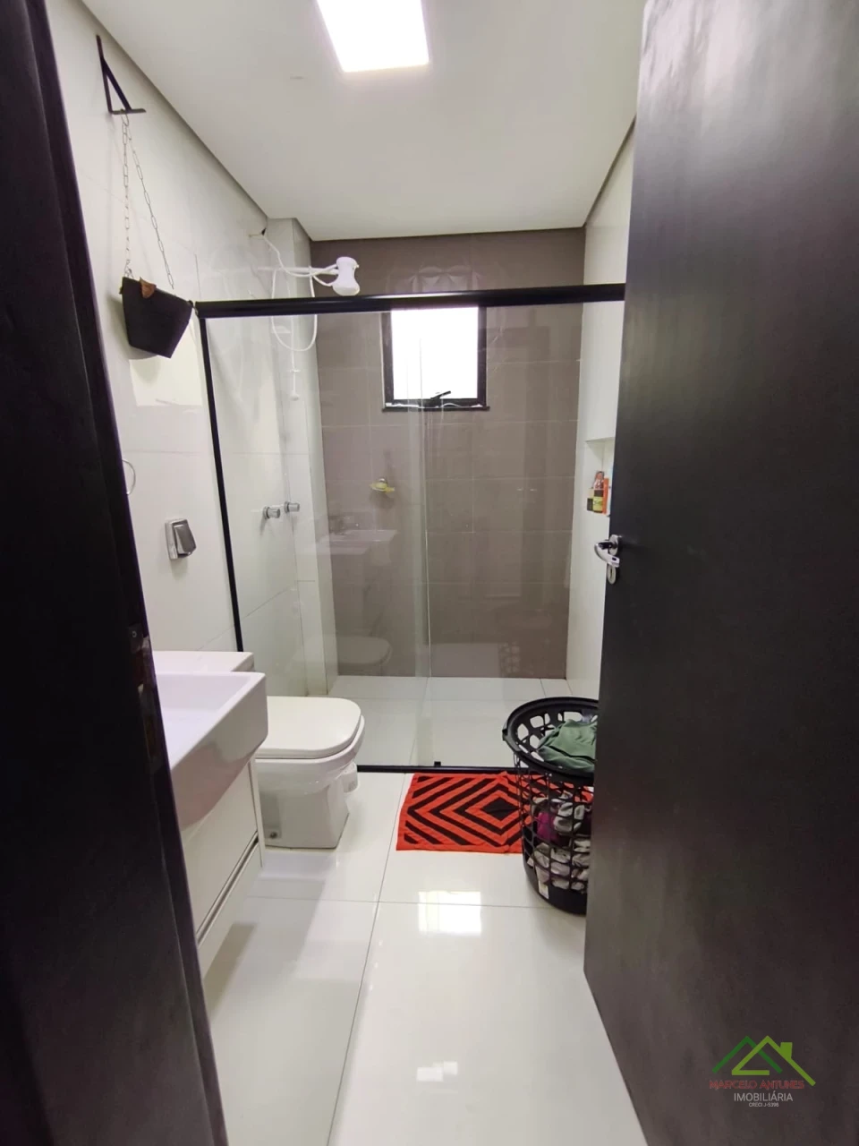 Imagens do imóveis Casa alto padrão com3 quartos e uma suíte no condo. Morada das Flores em Cambé