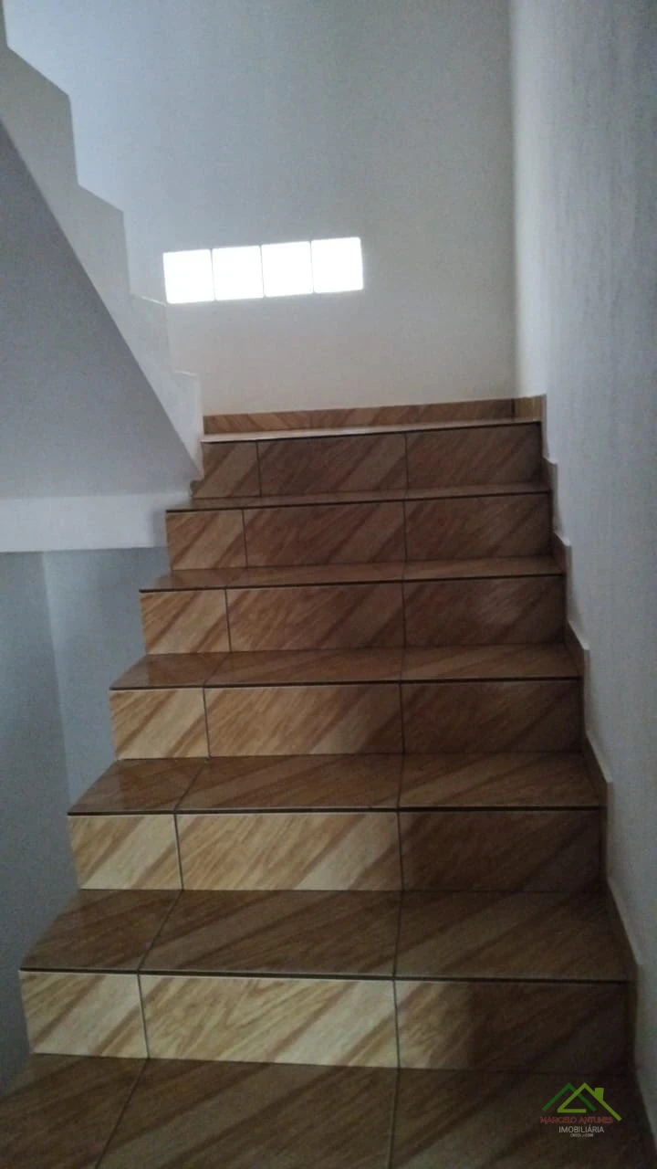 Imagens do imóveis Sobrado com 3 quartos sendo uma suíte no Res. Abussafe em Cambé