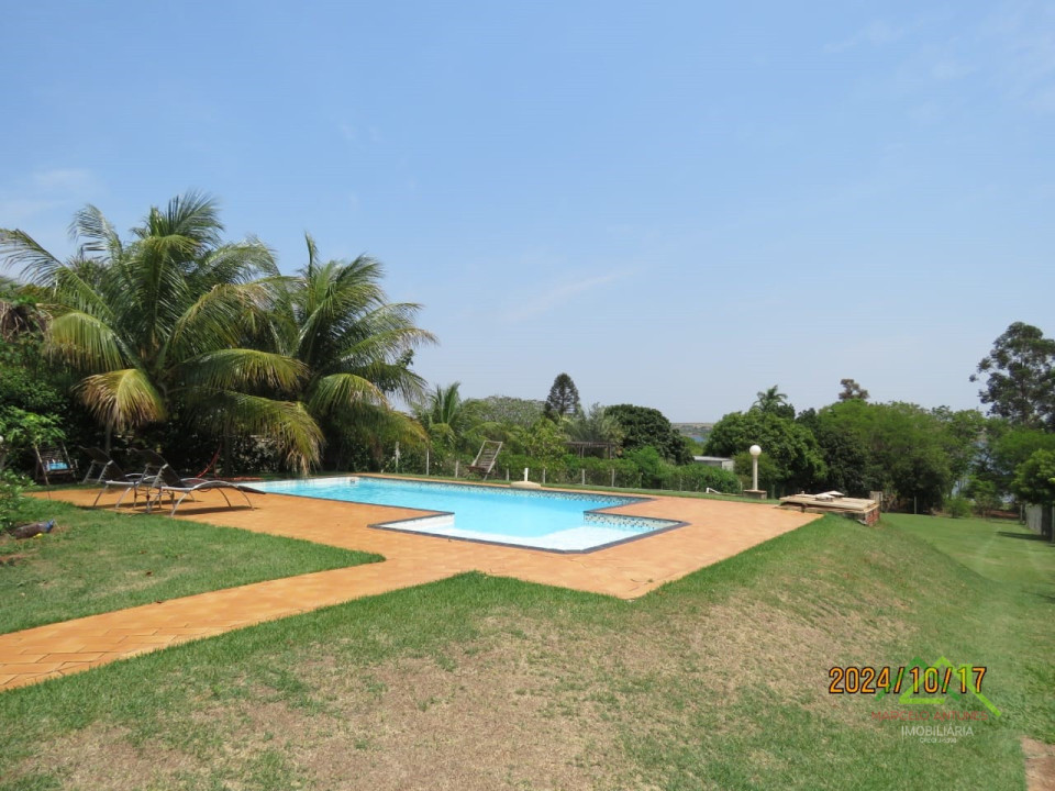 Casa em condomínio com 4 quartos e piscina Imagens do imóveis Casa em condomínio com 4 quartos e piscina