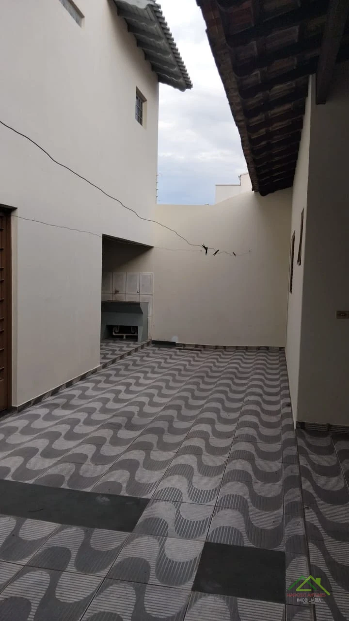 Imagens do imóveis Sobrado com 3 quartos sendo uma suíte no Res. Abussafe em Cambé