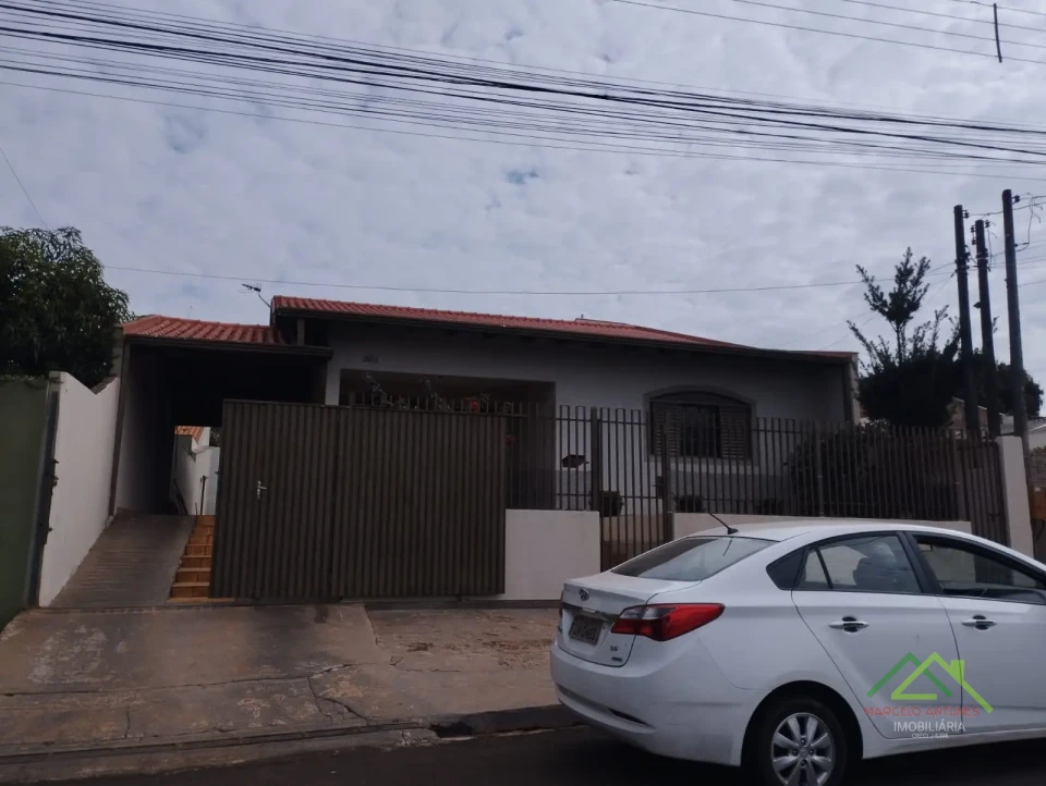 Casa com 3 quartos e uma suíte próxima ao Centro de Cambé Imagens do imóveis Casa com 3 quartos e uma suíte próxima ao Centro de Cambé