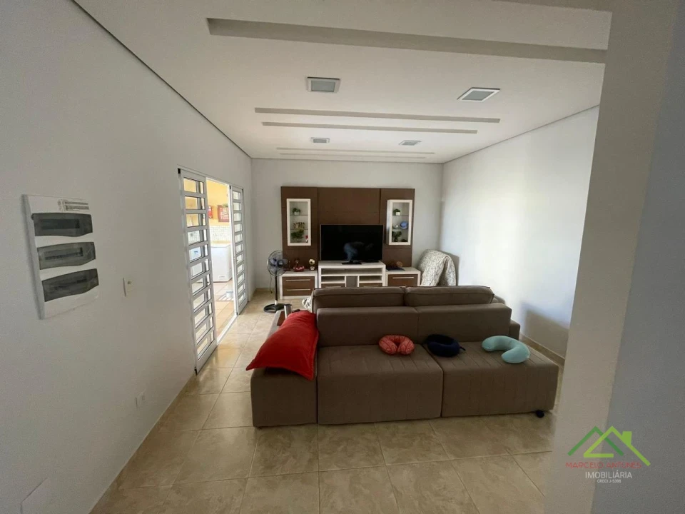 Imagens do imóveis Sobrado padrão com 3 quartos e suíte com closet em Cambé/PR
