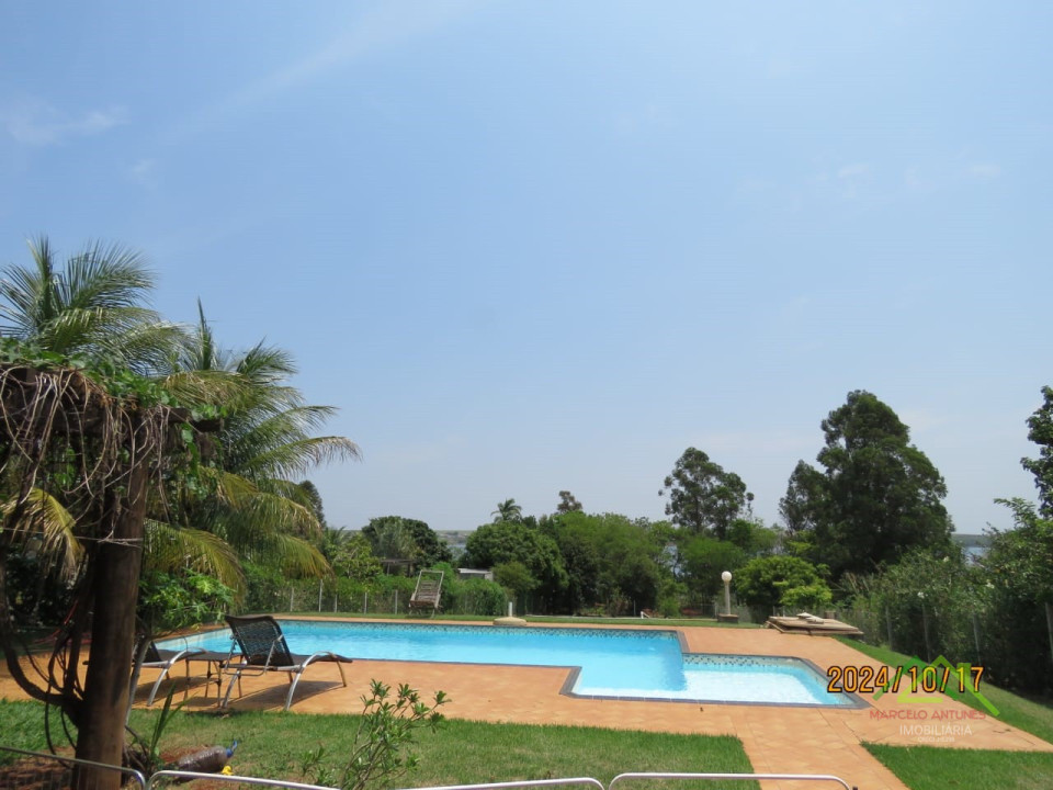 Casa em condomínio com 4 quartos e piscina Imagens do imóveis Casa em condomínio com 4 quartos e piscina