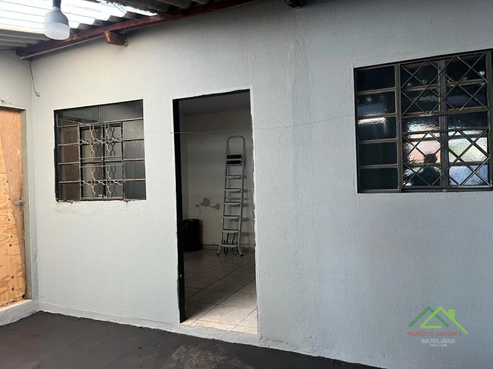 Imagens do imóveis Casa com dependência nos fundos em Cambé