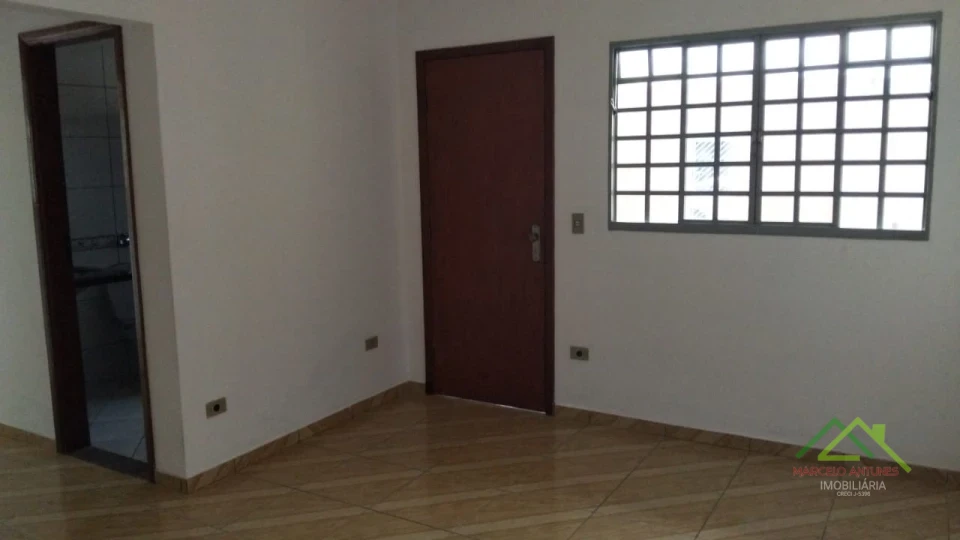 Imagens do imóveis Sobrado com 3 quartos sendo uma suíte no Res. Abussafe em Cambé