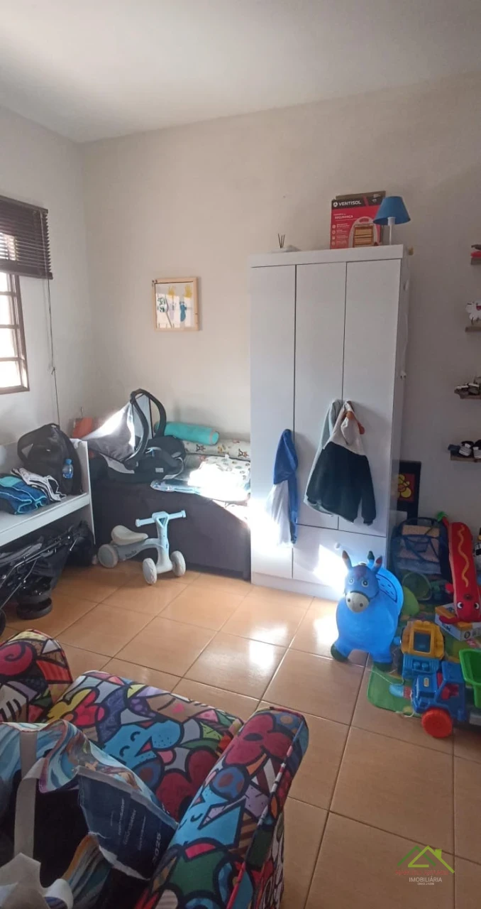 Imagens do imóveis Casa com 2 quartos terreno inteiro em Bairro próximo ao Centro de Rolândia