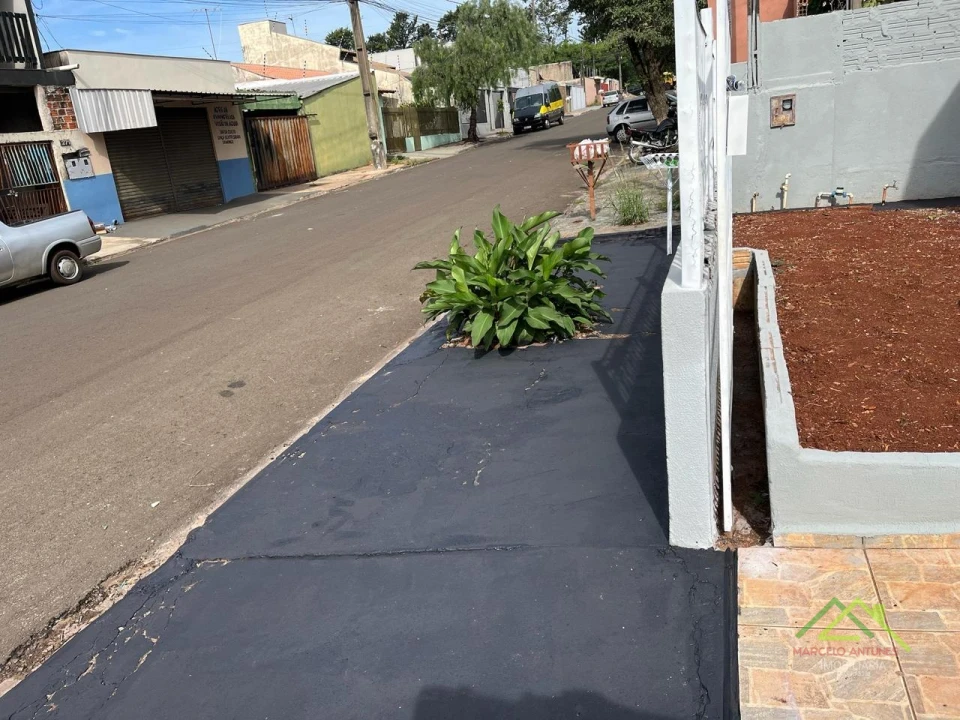 Imagens do imóveis Casa com dependência nos fundos em Cambé