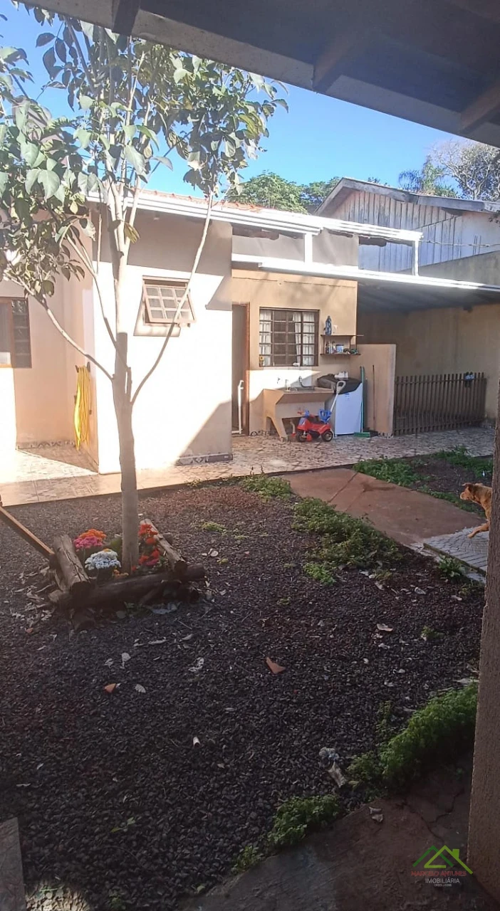 Imagens do imóveis Casa com 2 quartos terreno inteiro em Bairro próximo ao Centro de Rolândia
