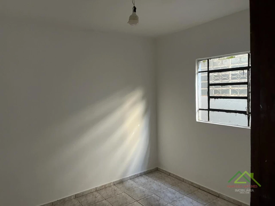 Imagens do imóveis Casa com dependência nos fundos em Cambé