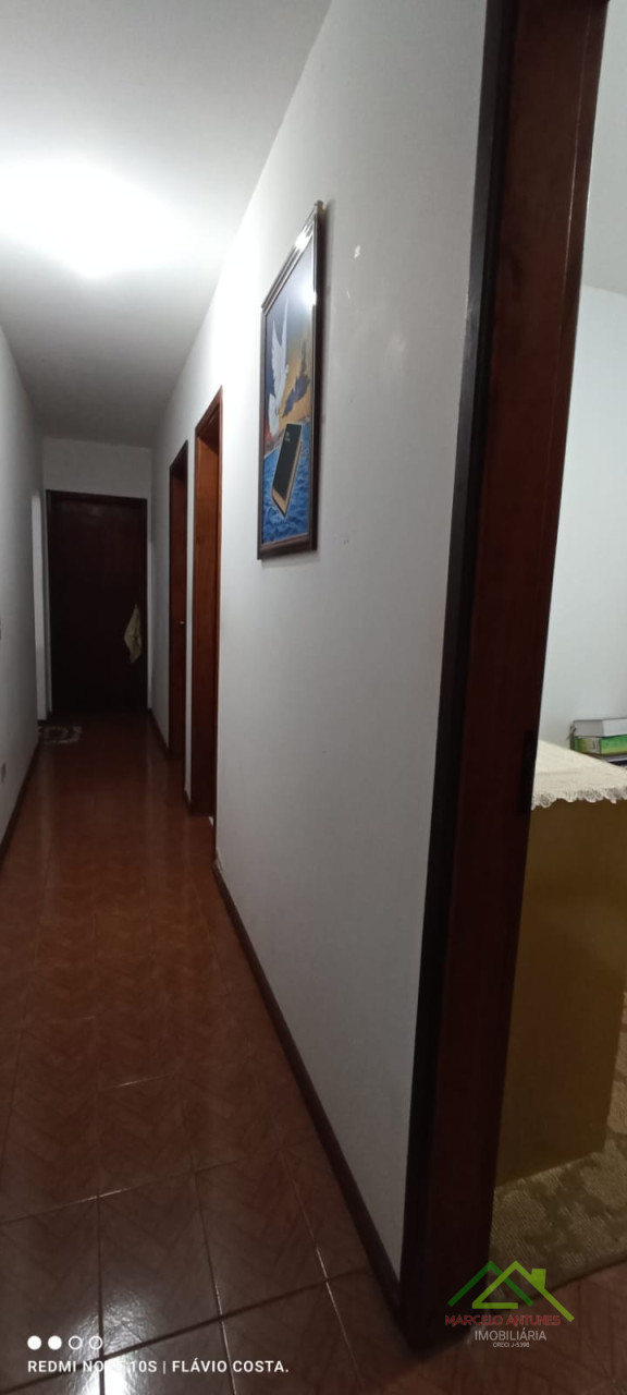 Casa com 4 quartos e 2 suítes Imagens do imóveis Casa com 4 quartos e 2 suítes