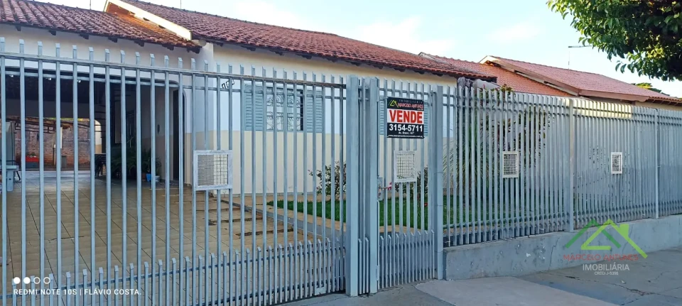 Casa com 4 quartos e 2 suítes Imagens do imóveis Casa com 4 quartos e 2 suítes