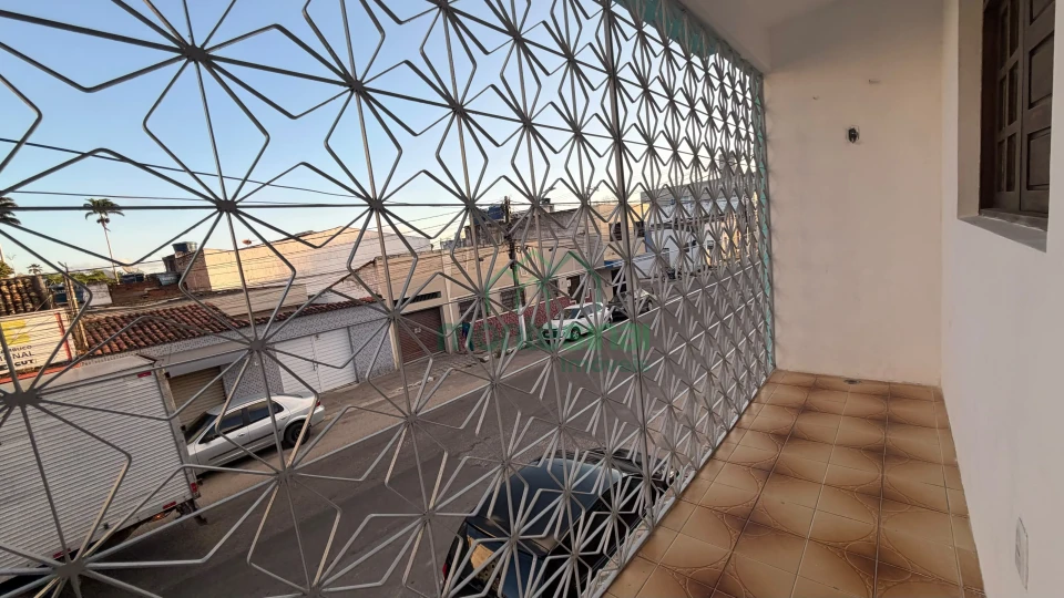 Casa comercial para locação no Heliópolis por R$4.700,00