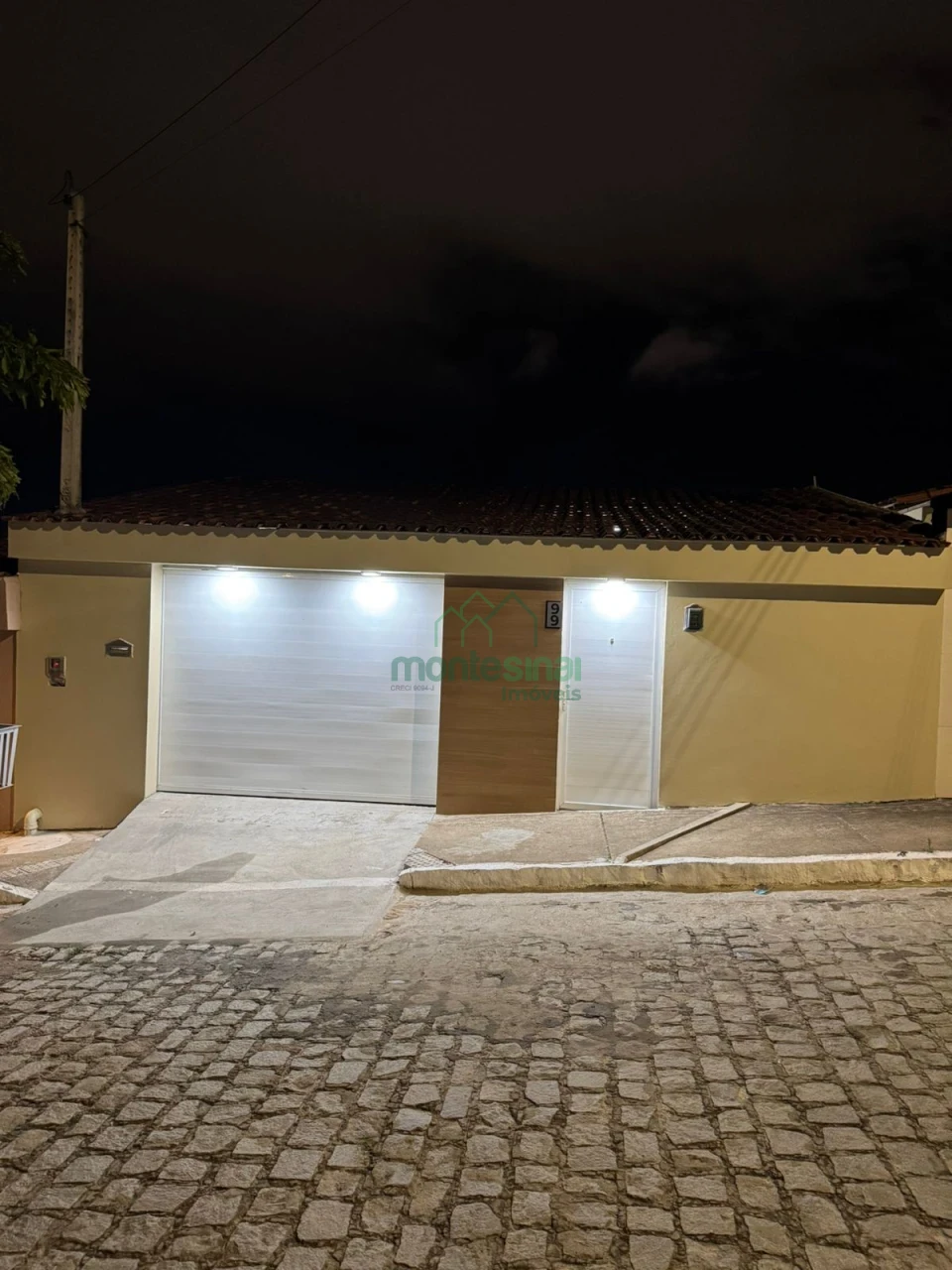 Imagens do imóveis Casa À Venda Viana E Moura Garanhuns toda reformada com área de laser com churrasqueira R$300.000,00