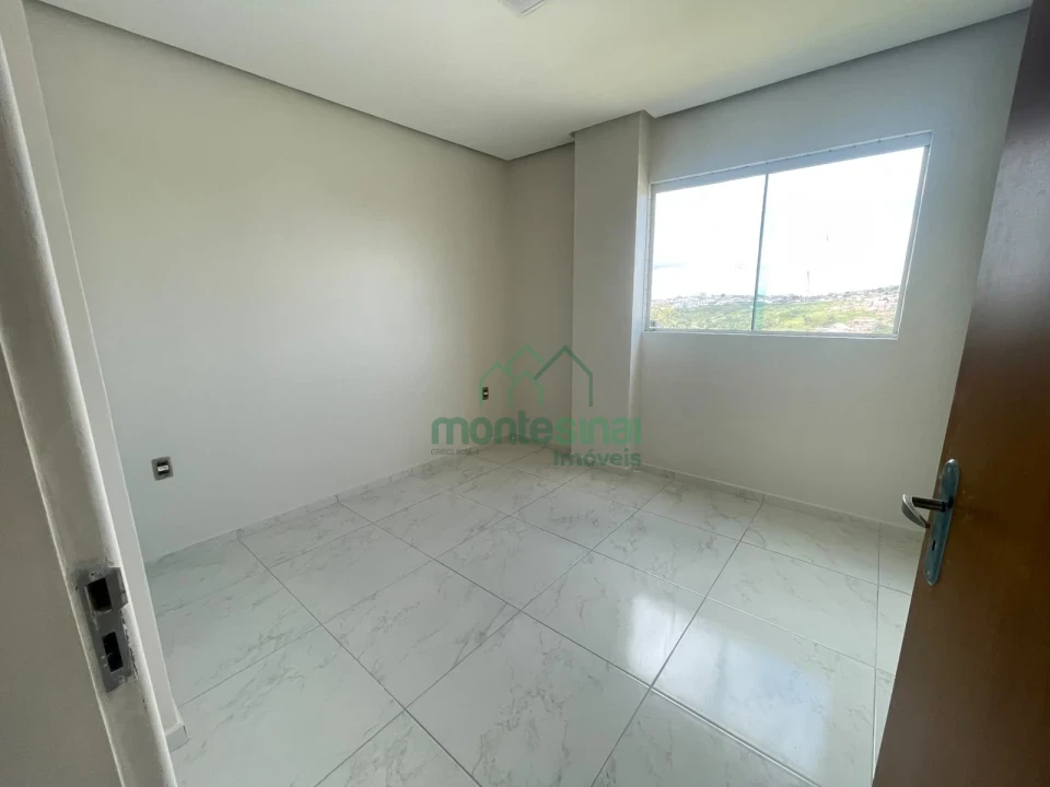 Apartamento para locação no Heliópolis com três quartos por R$2.500,00