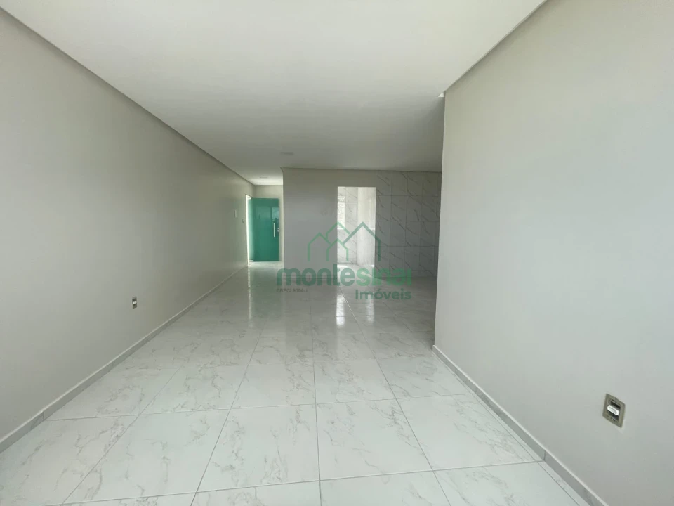 Apartamento para locação no Heliópolis com três quartos e varanda por R$2.500,00