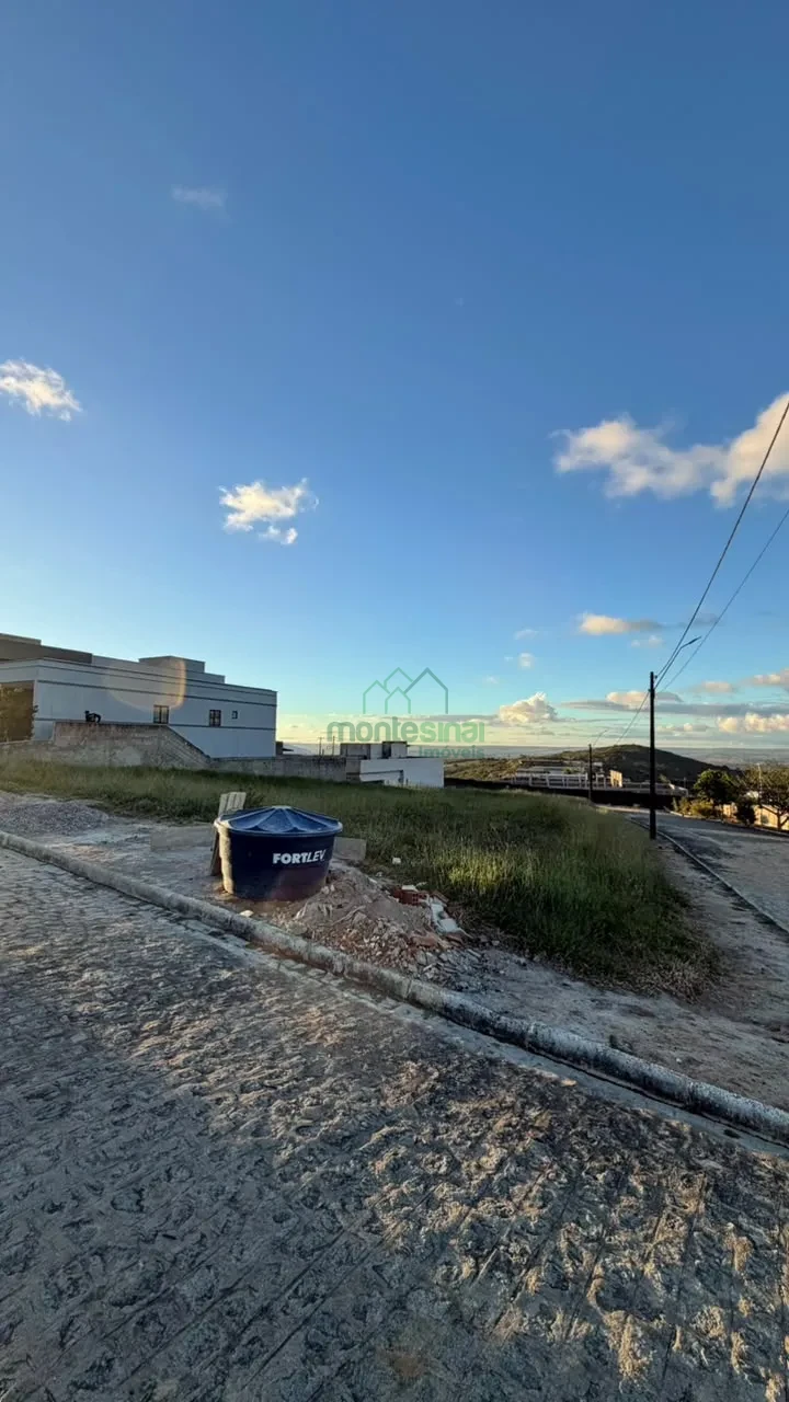 Imagens do imóveis Terreno à venda, 683 m² por R$ 340.000,00 - Condomínio Bellevue - Garanhuns/PE