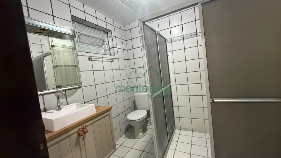 Casa comercial para locação no Heliópolis por R$4.700,00