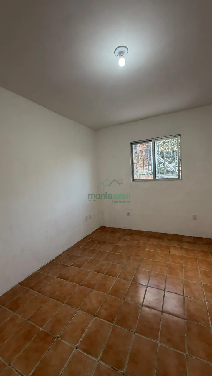 Casa comercial para locação no Heliópolis por R$4.700,00