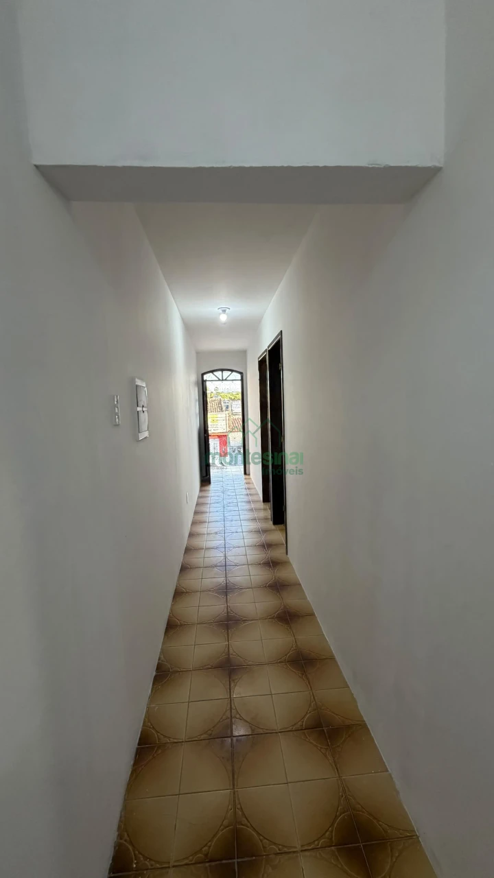 Casa comercial para locação no Heliópolis por R$4.700,00