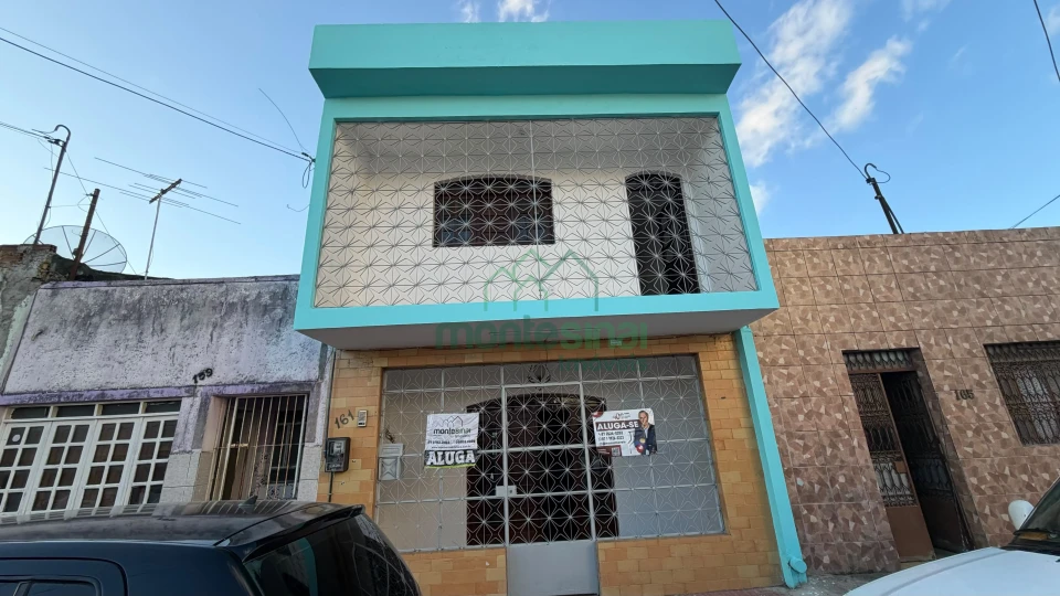 Casa comercial para locação no Heliópolis por R$4.700,00